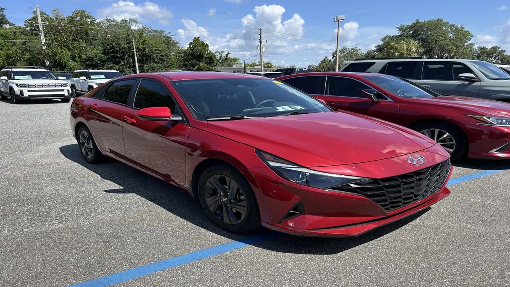 2023 Hyundai ELANTRA SEL — photo 1 of 38