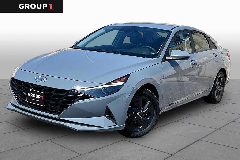 2023 Hyundai ELANTRA SEL — photo 1 of 1