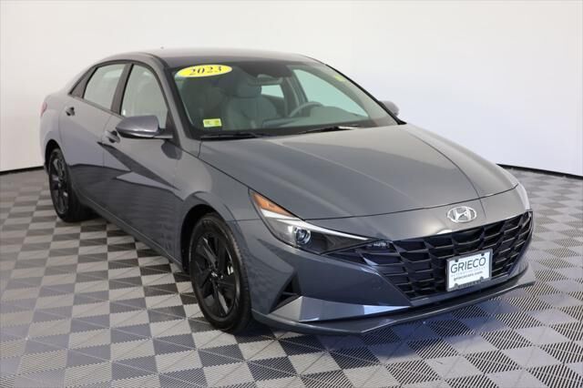 2023 Hyundai ELANTRA SEL — photo 1 of 13