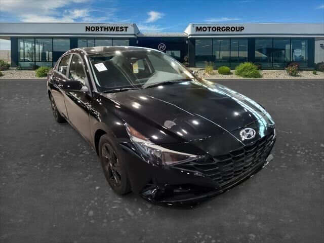 2023 Hyundai ELANTRA SEL — photo 1 of 39
