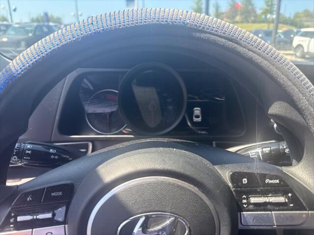 2023 Hyundai ELANTRA SEL — photo 1 of 7