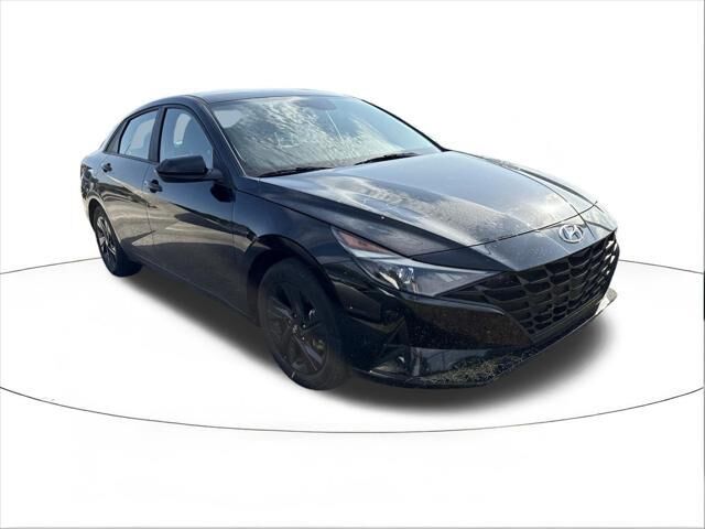 2023 Hyundai ELANTRA SEL — photo 1 of 4