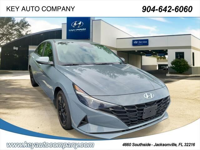 2023 Hyundai ELANTRA SEL — photo 1 of 21