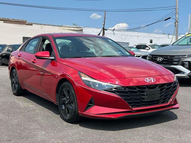 2023 Hyundai ELANTRA SEL — photo 1 of 26