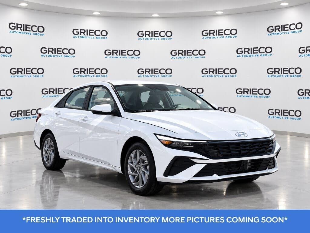 2023 Hyundai ELANTRA Hybrid Blue — photo 1 of 1