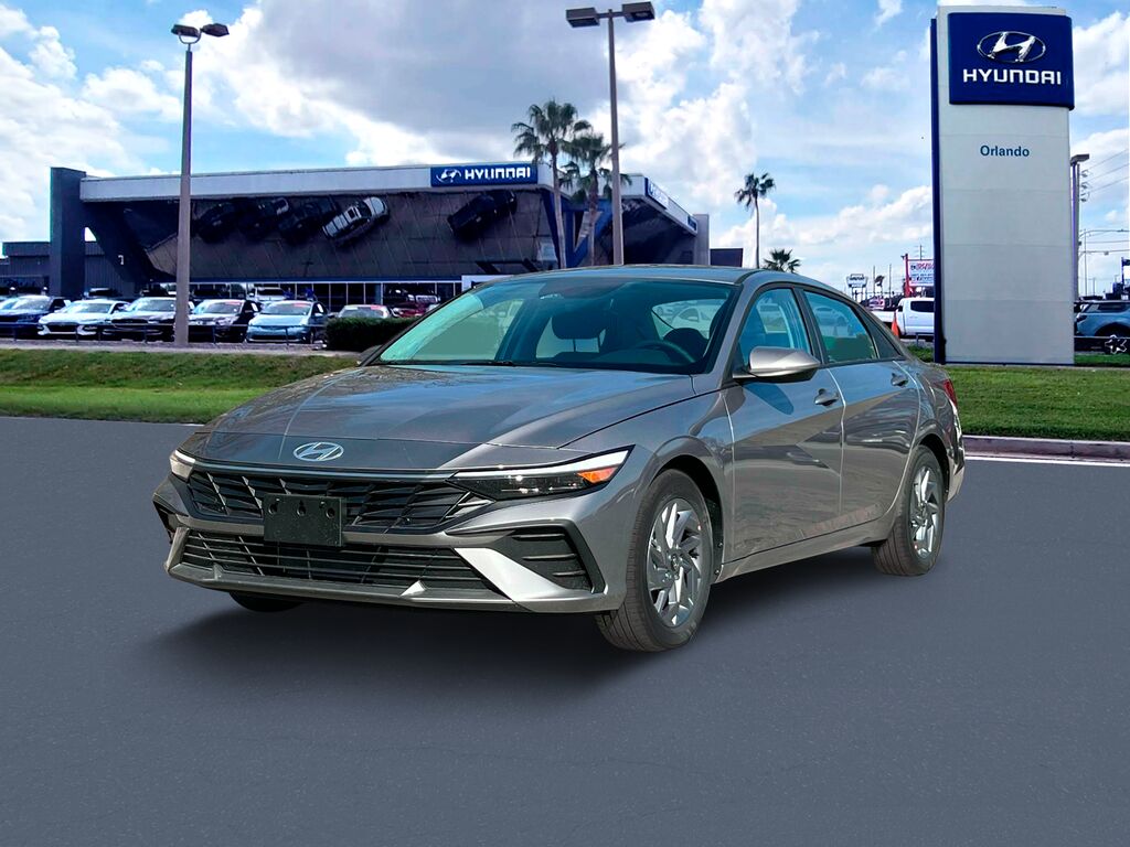 2024 Hyundai ELANTRA SEL — photo 1 of 13