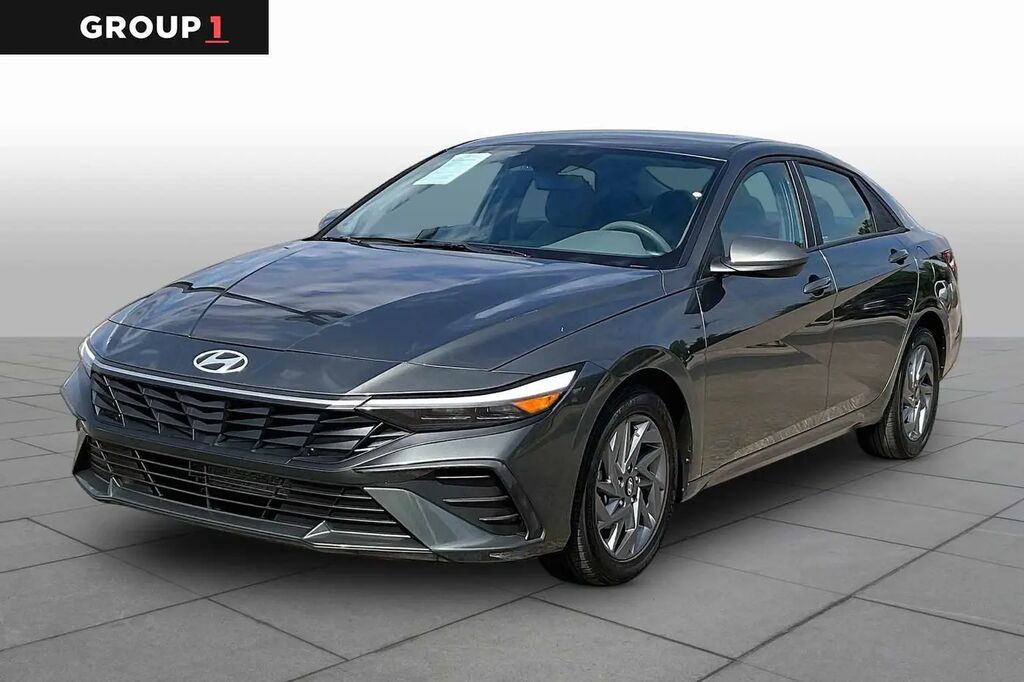 2024 Hyundai ELANTRA SEL — photo 1 of 13