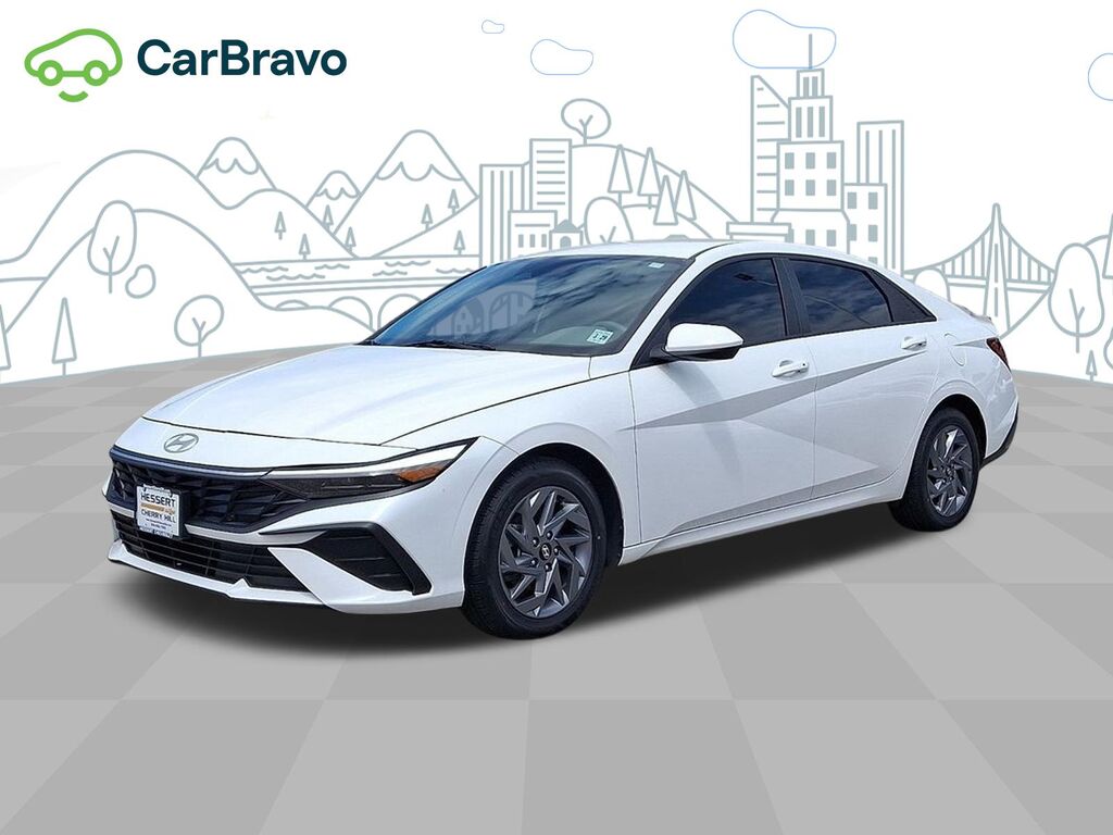 2024 Hyundai Elantra SEL — photo 1 of 6