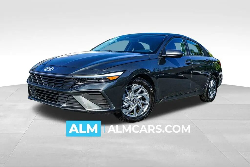 2024 Hyundai ELANTRA SEL — photo 1 of 37