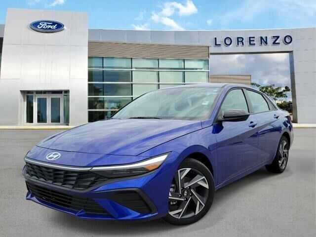2025 Hyundai ELANTRA SEL Sport — photo 1 of 39