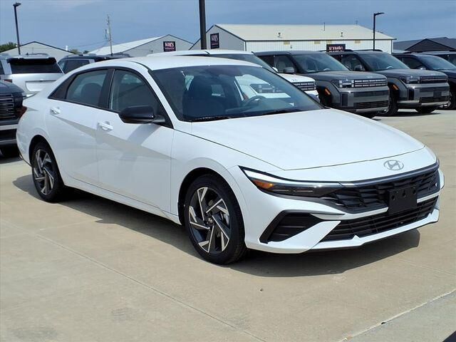 2025 Hyundai ELANTRA SEL Sport — photo 1 of 13