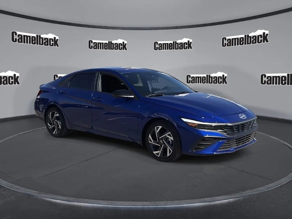 2025 Hyundai ELANTRA SEL Sport — photo 1 of 13