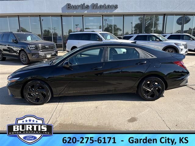 2026 Hyundai ELANTRA SEL Sport — photo 1 of 13