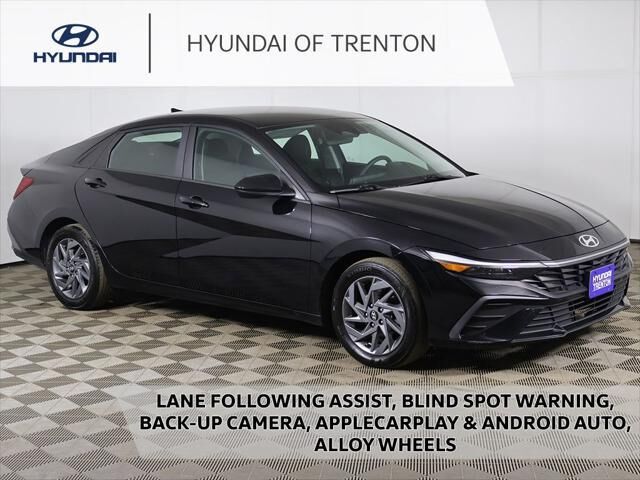 2024 Hyundai ELANTRA SEL — photo 1 of 7