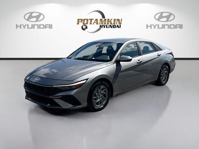 2024 Hyundai ELANTRA SEL — photo 1 of 13