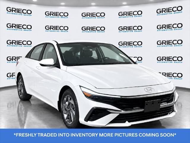 2024 Hyundai ELANTRA SEL — photo 1 of 4