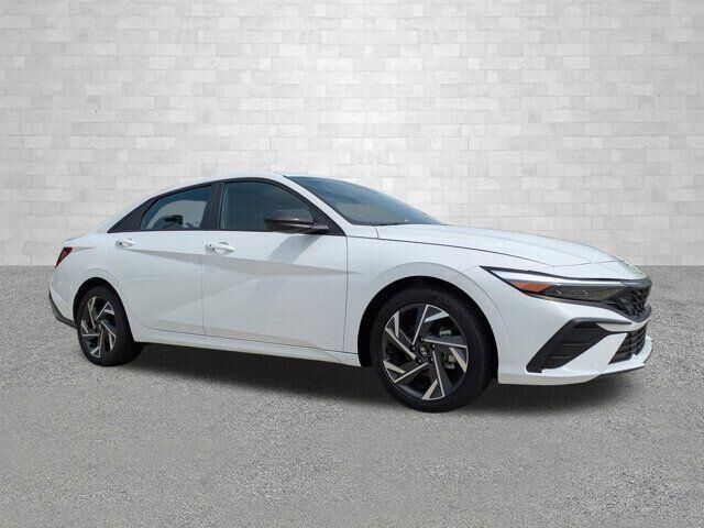 2025 Hyundai ELANTRA SEL Sport — photo 1 of 13