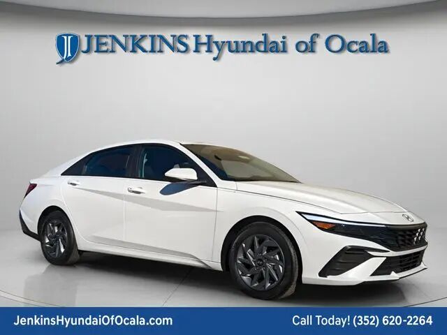 2025 Hyundai ELANTRA SEL Sport — photo 1 of 3