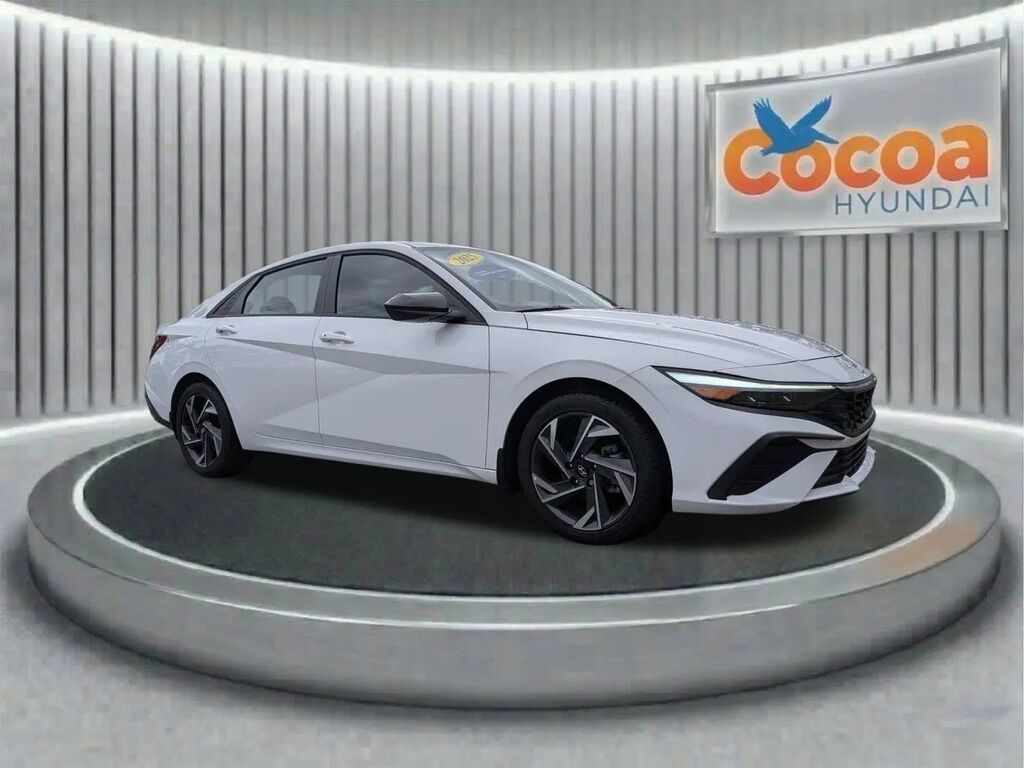 2025 Hyundai ELANTRA SEL Sport — photo 1 of 13