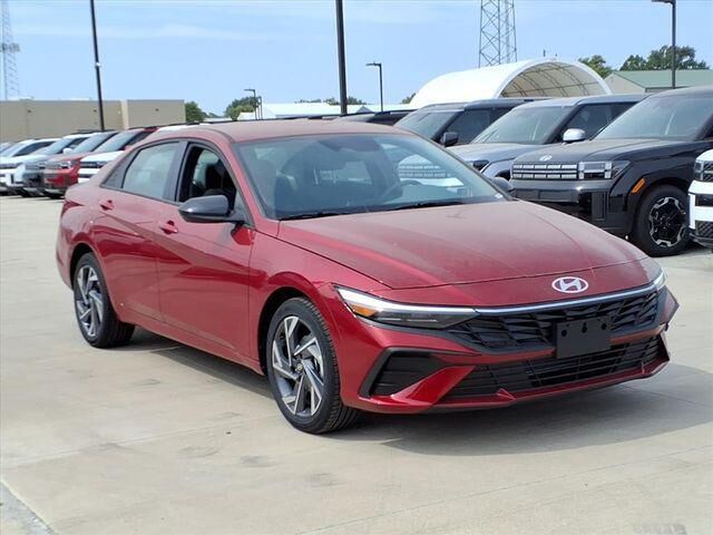 2025 Hyundai ELANTRA SEL Sport — photo 1 of 13