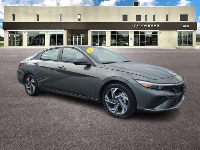 2025 Hyundai ELANTRA SEL Sport — photo 1 of 13