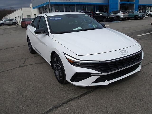 2025 Hyundai ELANTRA SEL Sport — photo 1 of 26