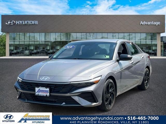 2026 Hyundai ELANTRA SEL Sport — photo 1 of 12