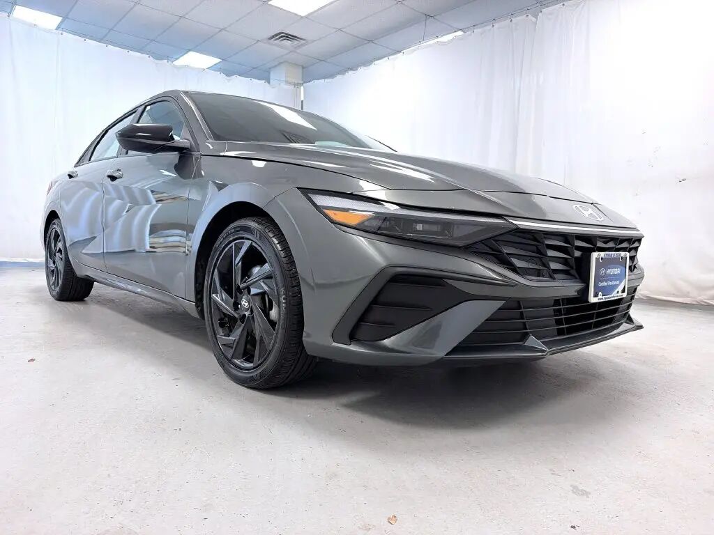 2026 Hyundai ELANTRA SEL Sport — photo 1 of 13