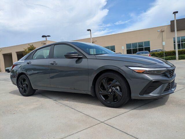 2026 Hyundai ELANTRA SEL Sport — photo 1 of 38