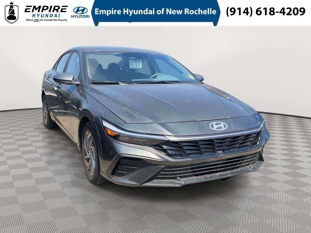 2024 Hyundai ELANTRA SEL — photo 1 of 26