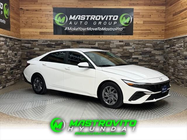 2024 Hyundai ELANTRA SEL