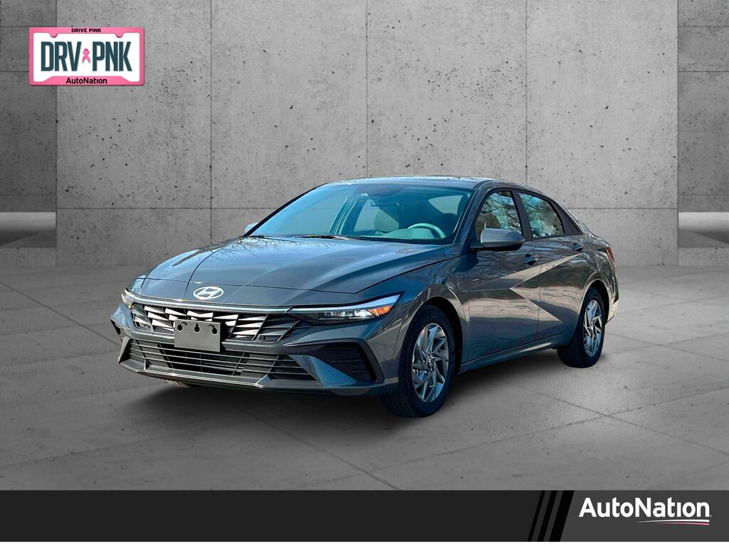 2024 Hyundai ELANTRA SEL — photo 1 of 44