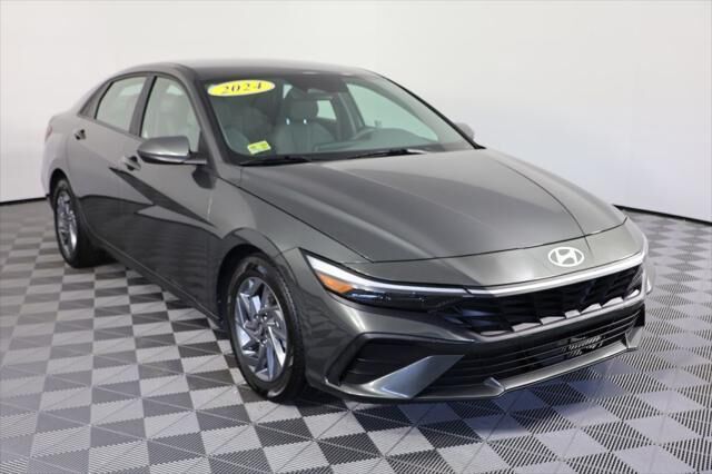 2024 Hyundai ELANTRA SEL — photo 1 of 13