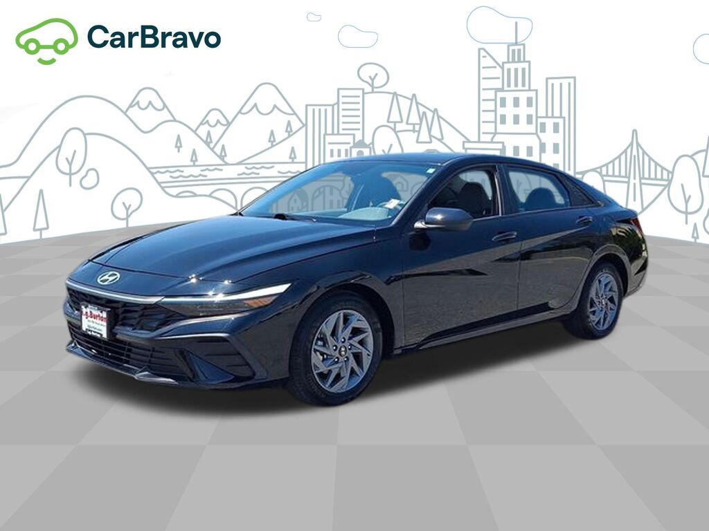 2024 Hyundai Elantra SEL — photo 1 of 6