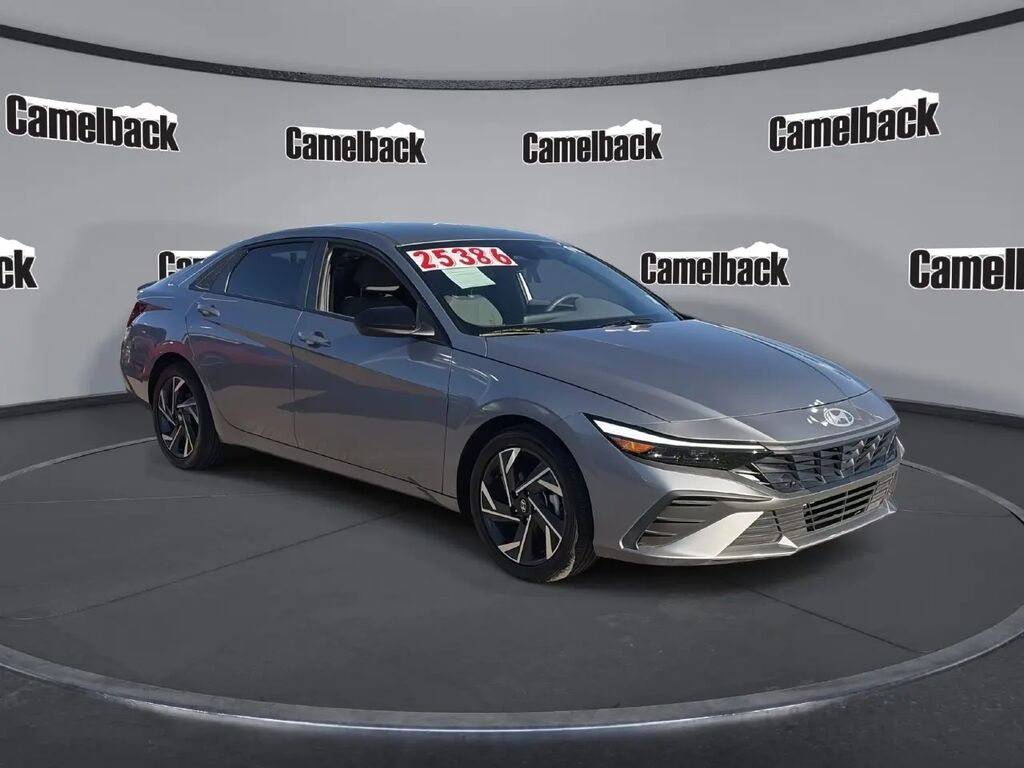 2025 Hyundai ELANTRA SEL Sport — photo 1 of 13