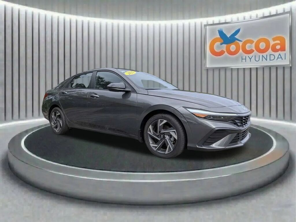 2025 Hyundai ELANTRA SEL Sport — photo 1 of 13