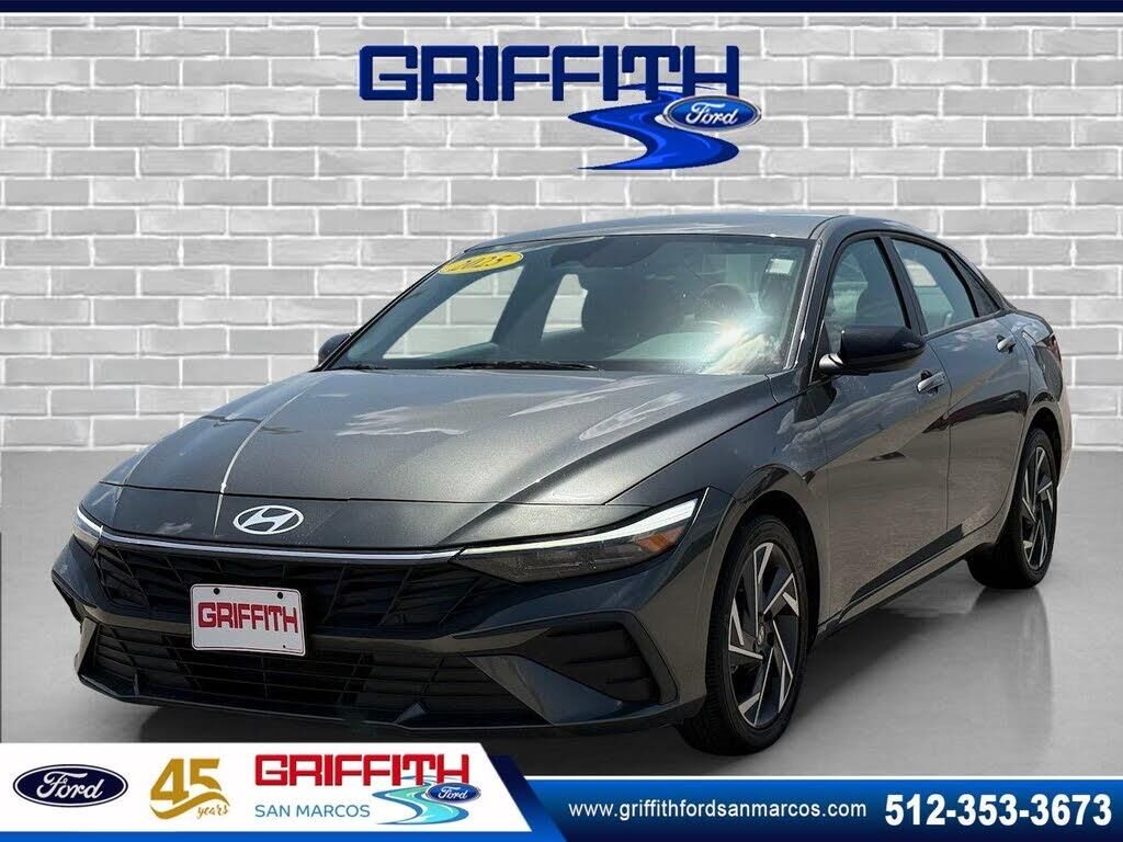 2025 Hyundai ELANTRA SEL Sport — photo 1 of 1