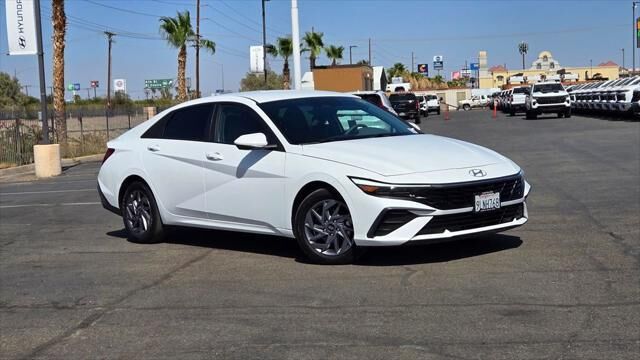 2024 Hyundai ELANTRA SEL — photo 1 of 13