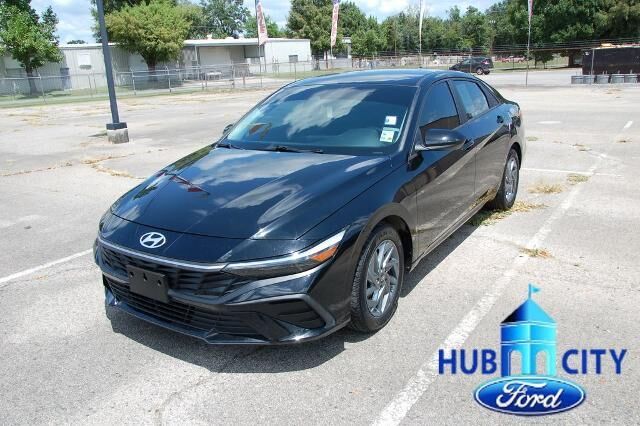 2024 Hyundai ELANTRA SEL — photo 1 of 26