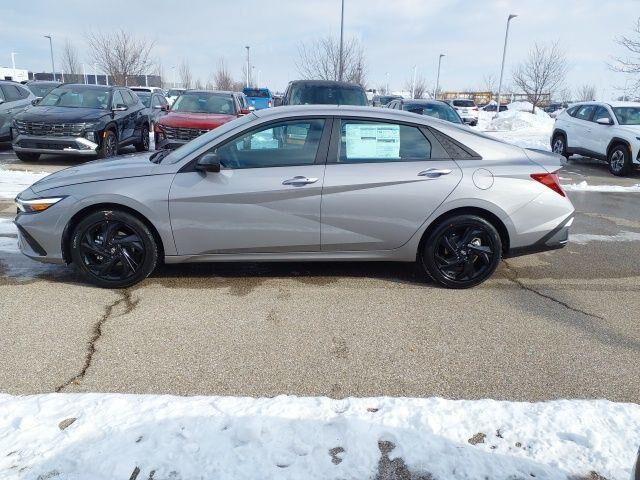 2026 Hyundai ELANTRA SEL Sport — photo 1 of 13