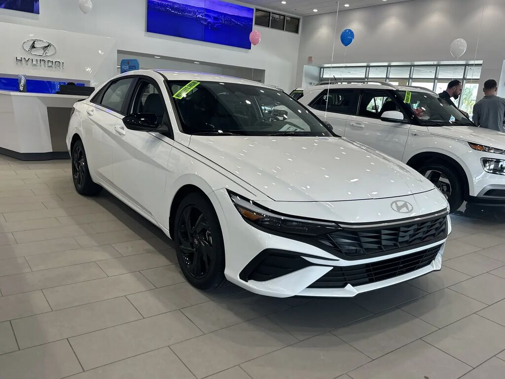 2026 Hyundai ELANTRA SEL Sport — photo 1 of 1
