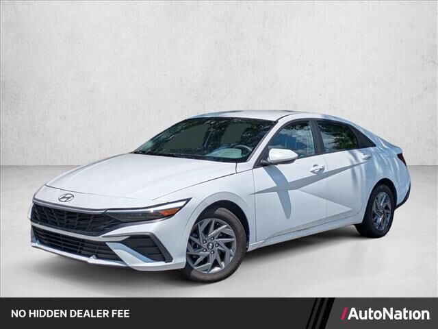 2024 Hyundai ELANTRA SEL — photo 1 of 13