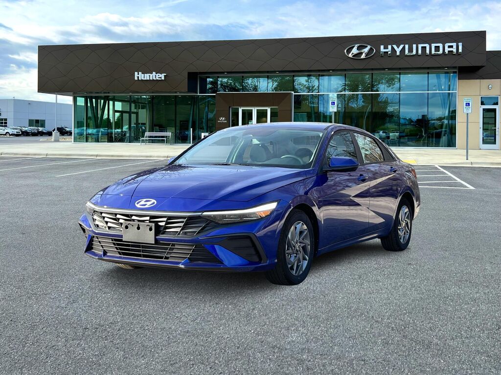 2024 Hyundai ELANTRA SEL — photo 1 of 12