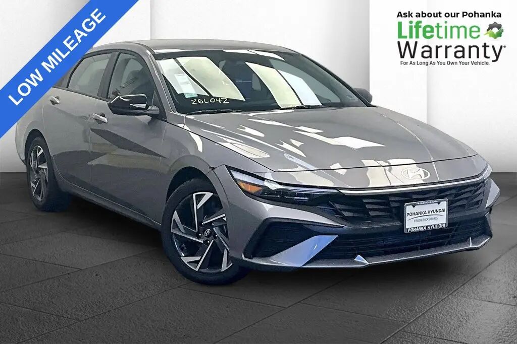 2025 Hyundai ELANTRA SEL Sport — photo 1 of 13