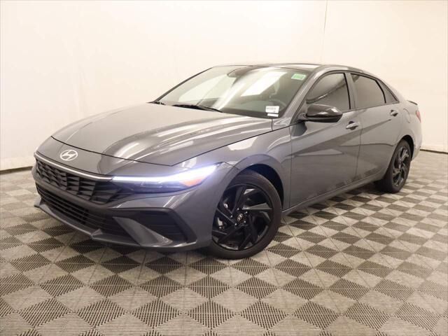 2026 Hyundai ELANTRA SEL Sport — photo 1 of 38