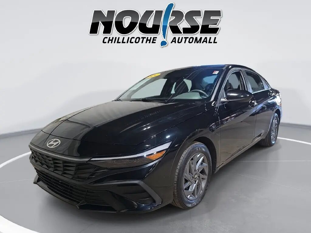 2024 Hyundai ELANTRA SEL — photo 1 of 13
