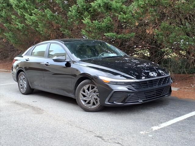 2024 Hyundai ELANTRA SEL — photo 1 of 26