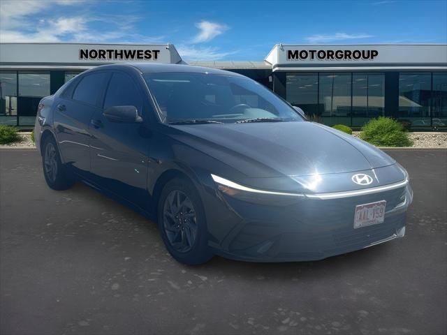 2024 Hyundai ELANTRA SEL — photo 1 of 26