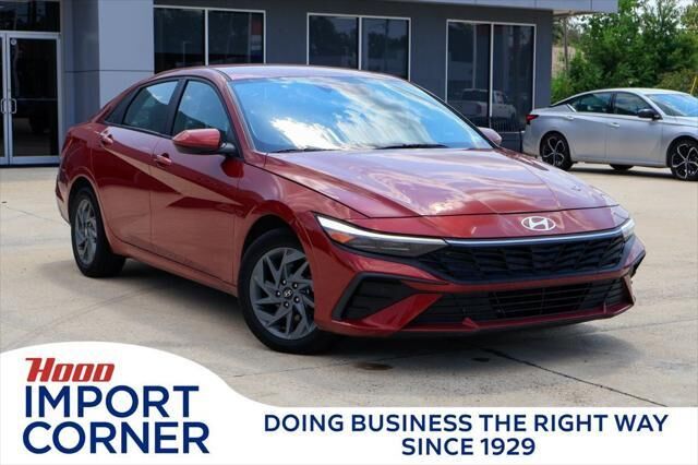 2024 Hyundai ELANTRA SEL — photo 1 of 13