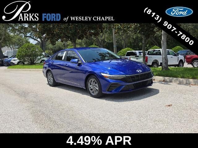 2024 Hyundai ELANTRA SEL — photo 1 of 39